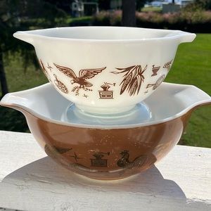 Pyrex Cinderella Early American Nesting Bowls, 1 1/2 Pints & 1 1/2 Quarts